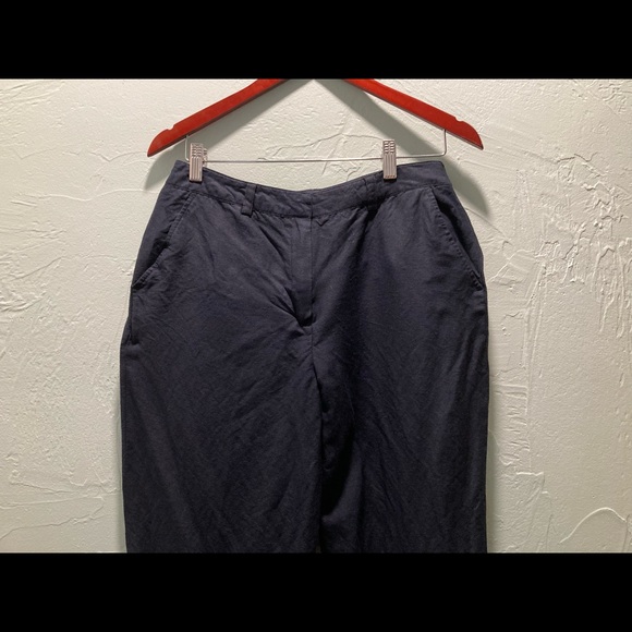 Larry Levine
10 Blue Capris
Front pockets - Picture 3 of 6